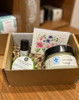 Coffret cadeau personnalisé de la Boutique Planète Bébé Accessoires Être par La Boutique Planète Bébé et Cie.