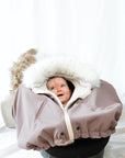 Gustine Housse et Poncho 3 en 1 pour le siège d'auto et porte-bébé En sortie Gustine baby carrier Fig