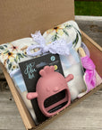 Coffret cadeau personnalisé de la Boutique Planète Bébé Accessoires Être par La Boutique Planète Bébé et Cie.