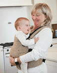 Gustine Porte-bébé Préformé Évolutif 8 à 45 lbs en Lin Portage Gustine baby carrier Gingerbread