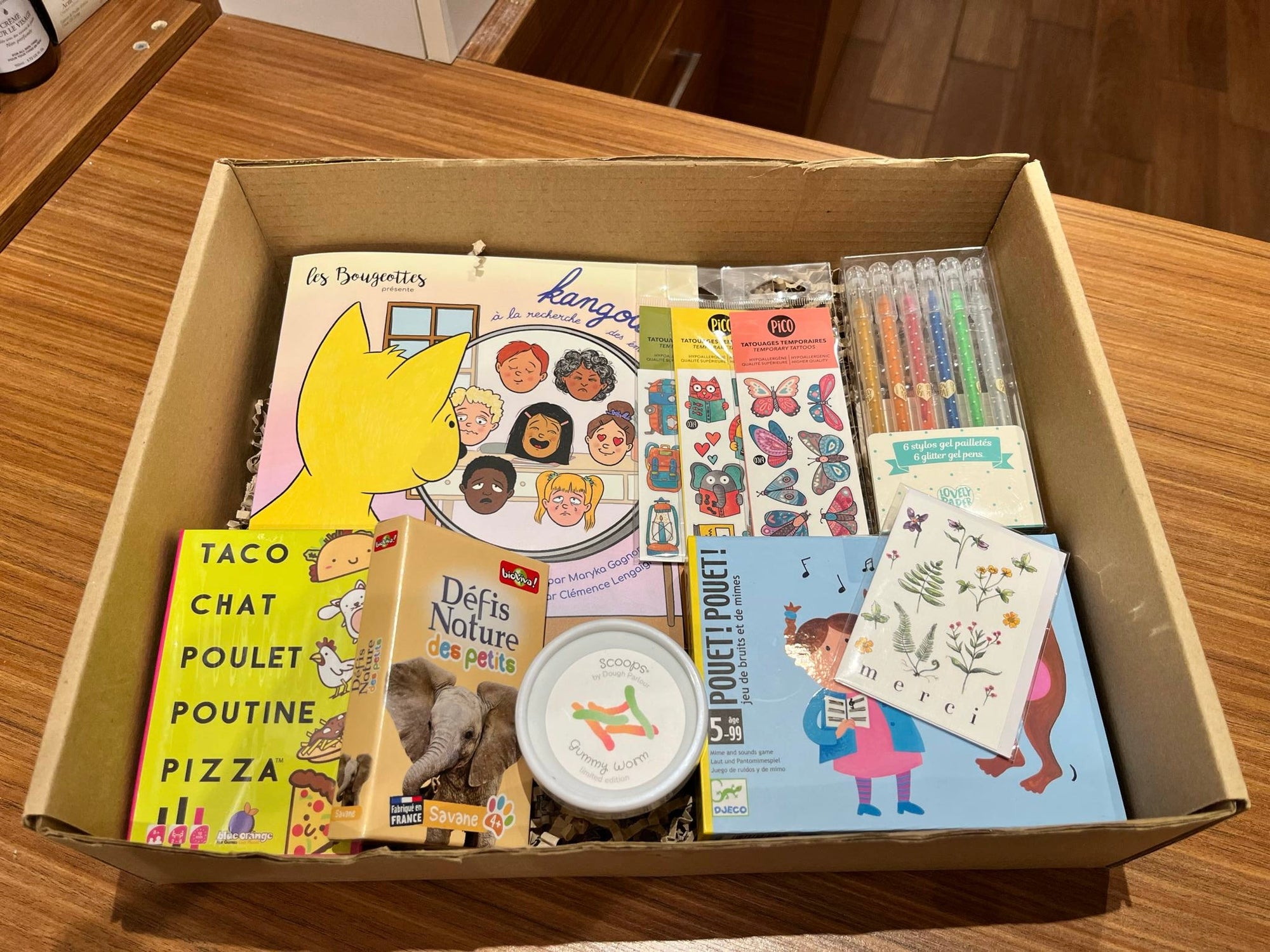 Coffret cadeau personnalisé de la Boutique Planète Bébé Accessoires Être par La Boutique Planète Bébé et Cie.