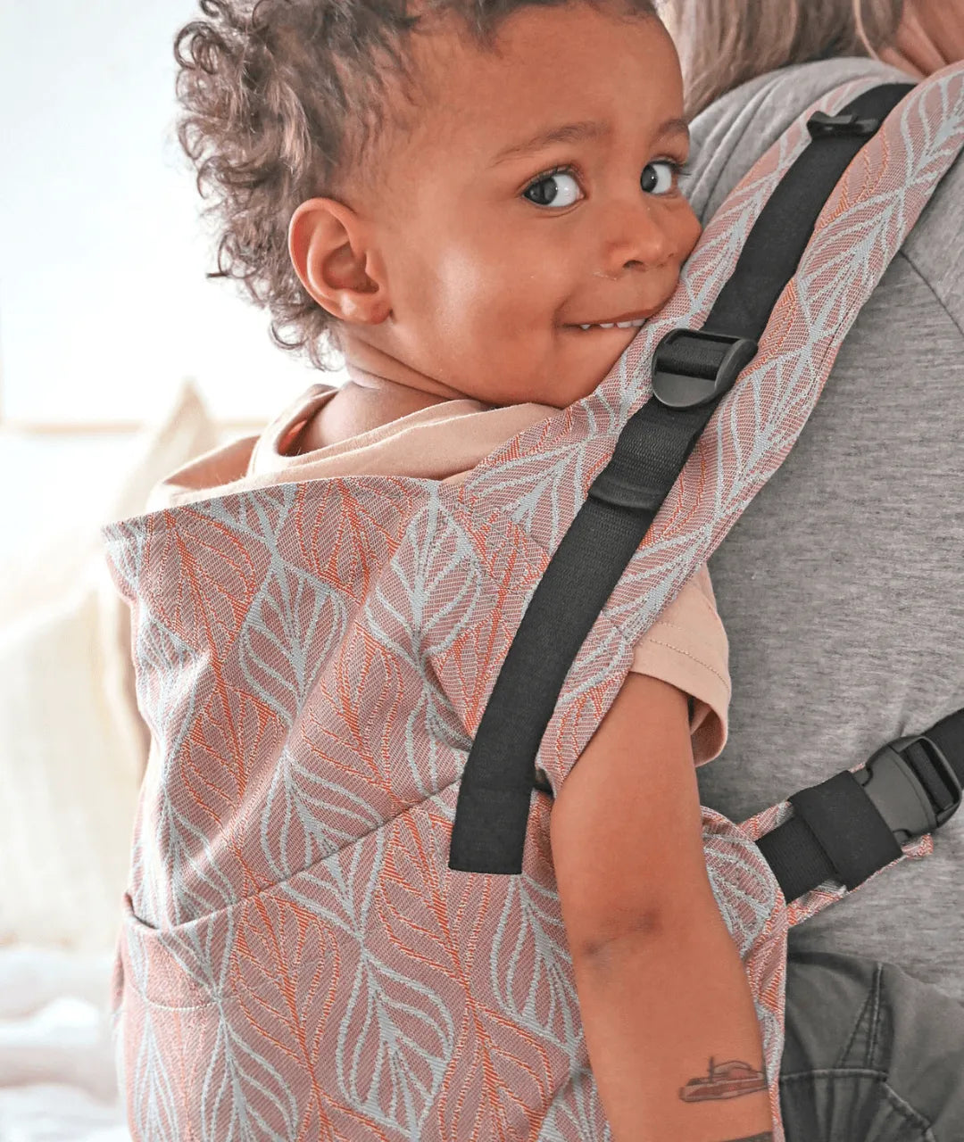 Gustine Porte-bébé Préformé Évolutif 8 à 45 lbs en coton tissé Portage Gustine baby carrier Dream coral