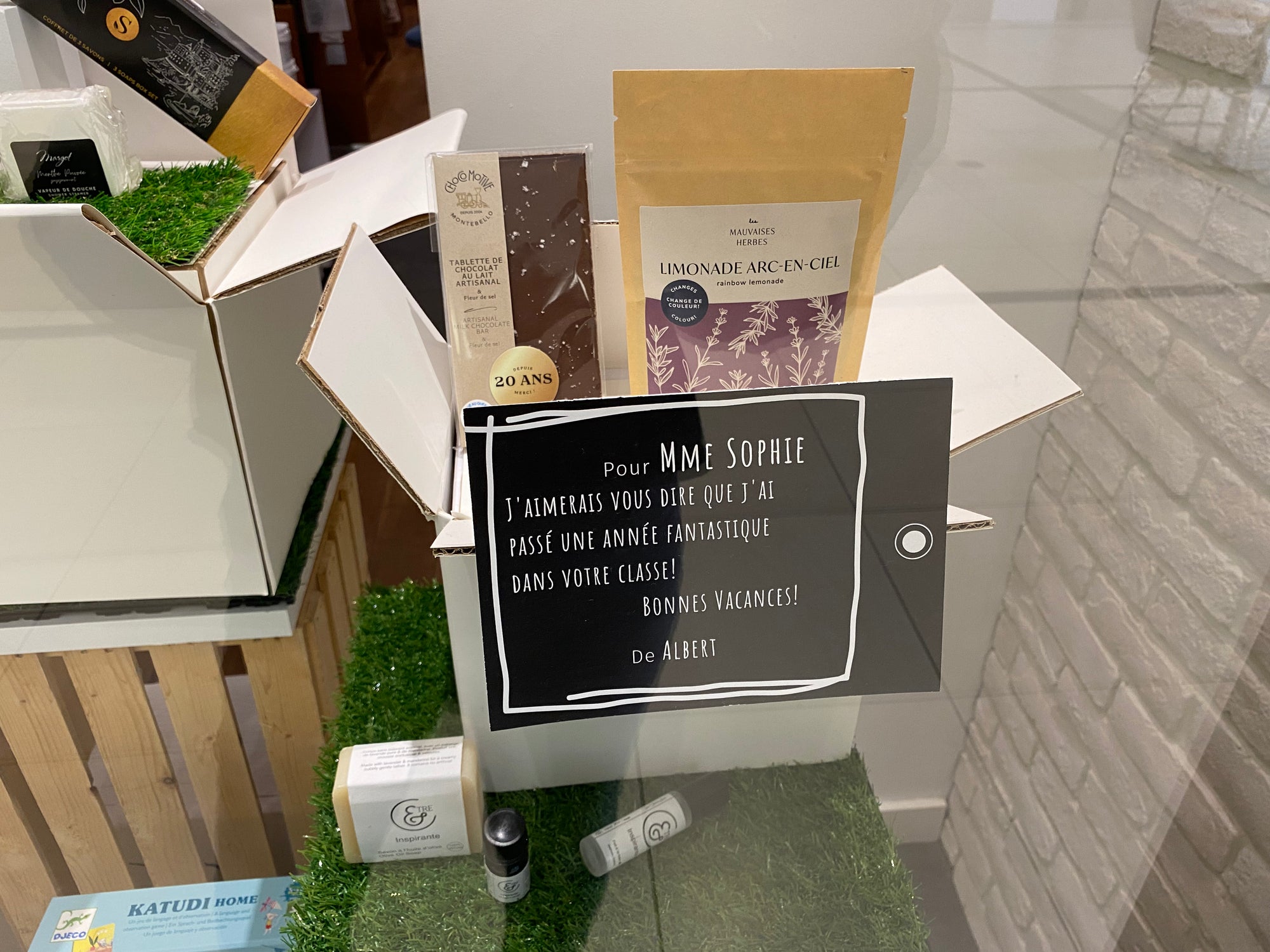 Coffret cadeau personnalisé pour la fin d&#39;année - Éducatrices et Enseignantes Accessoires Être par La Boutique Planète Bébé et Cie.