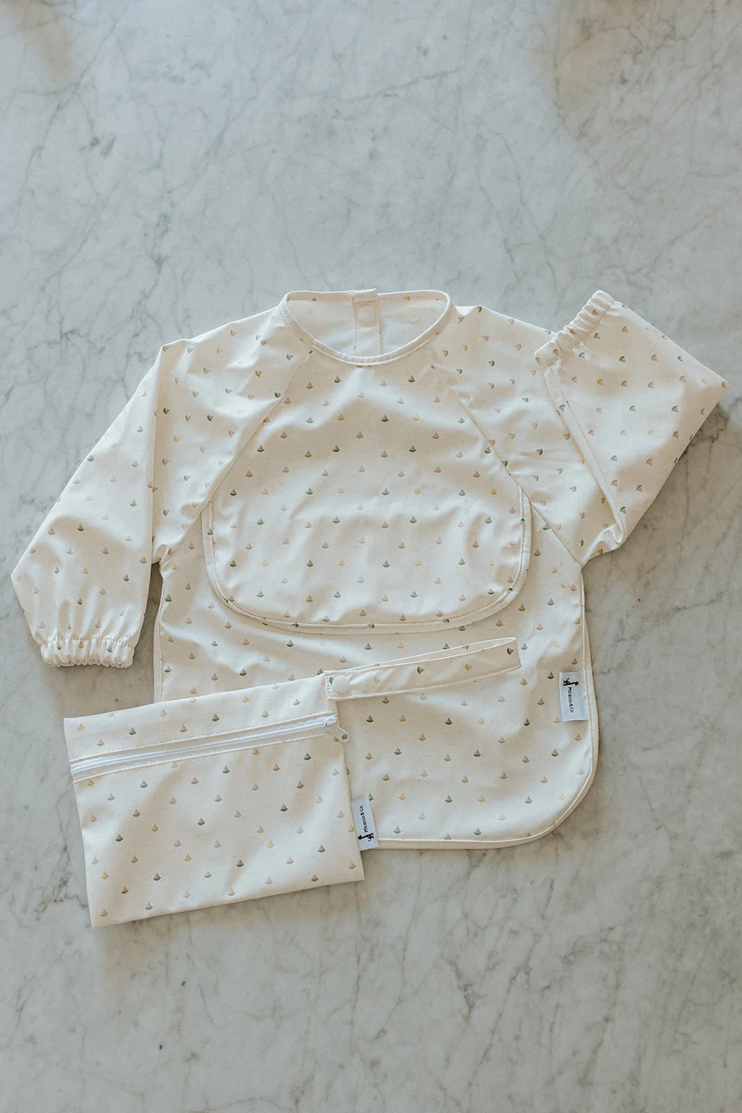 Micasso &amp; Co Bavette à manches longues 6-24 mois avec pochette intégrée qui attrape la nourriture 6-24 mois Alimentation Micasso &amp; Co Chalet