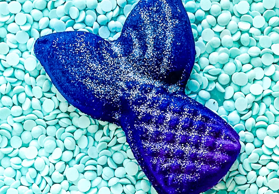 Savonnerie Bon Bain Bombe de bain Soins corporels Savonnerie Bon Bain Queue de sirène - surprise à l'intérieur